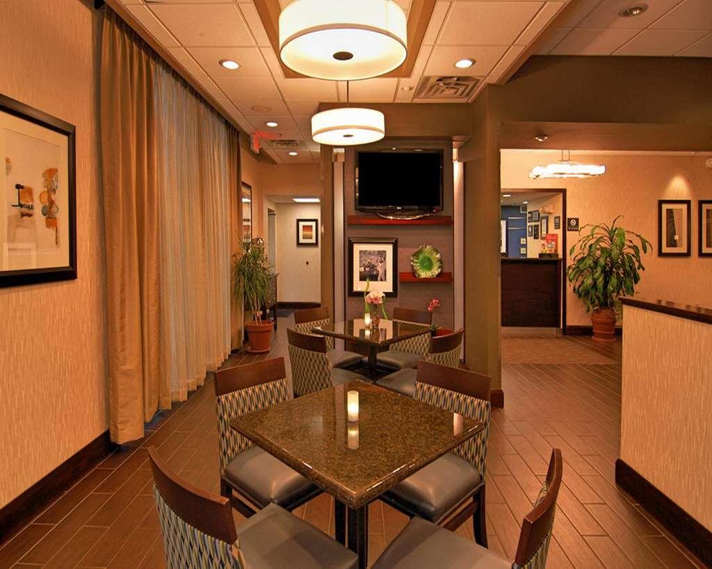 Hampton Inn Gainesville Restaurant photo