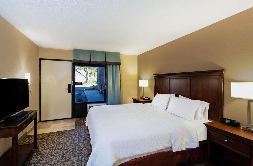 Hampton Inn Gainesville Room photo