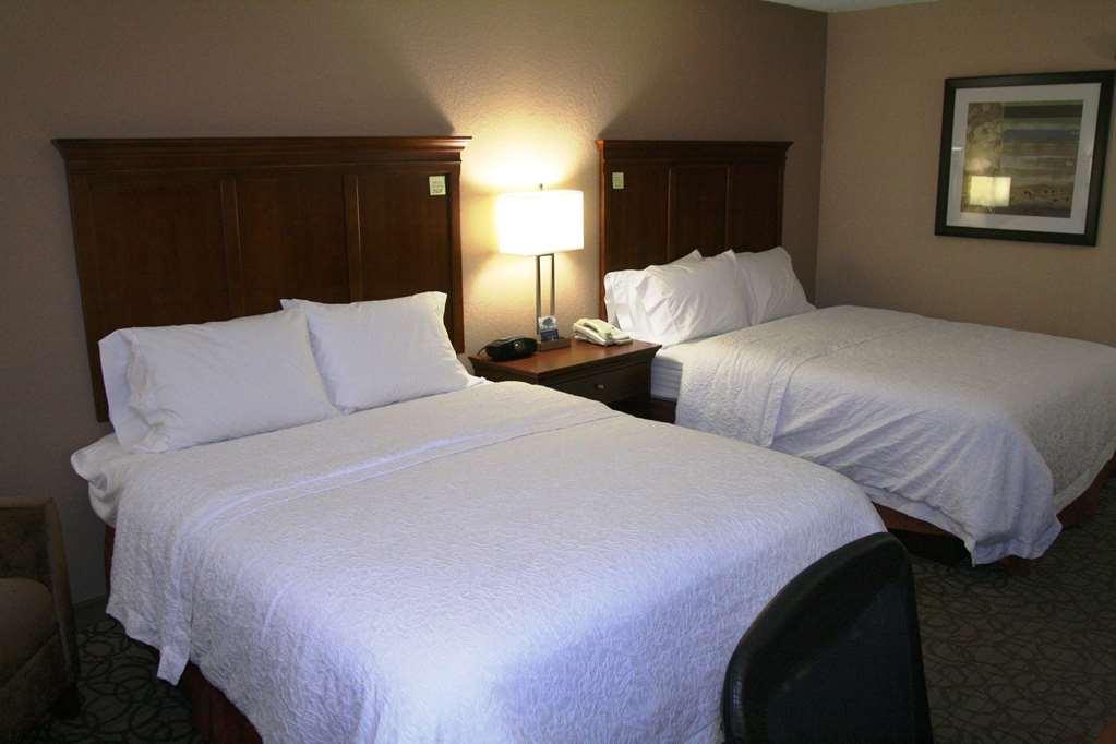 Hampton Inn Gainesville Room photo