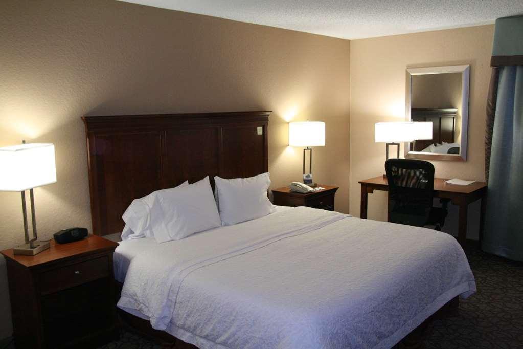 Hampton Inn Gainesville Room photo
