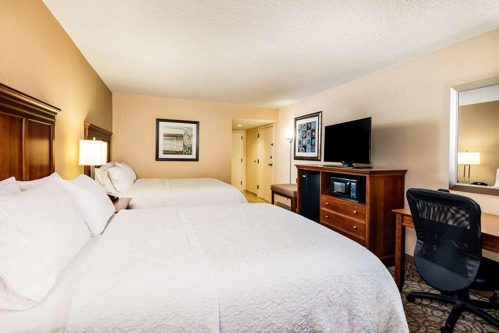 Hampton Inn Gainesville Room photo