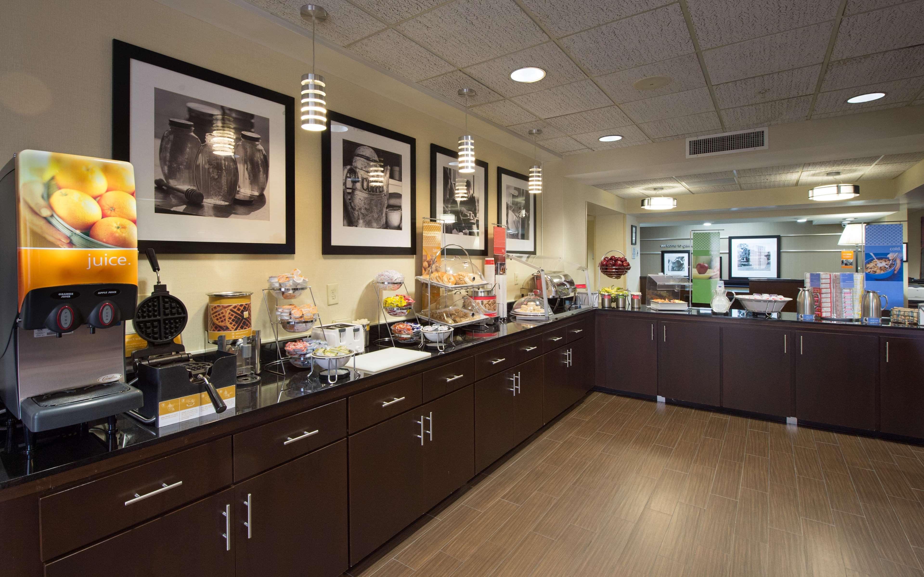 Hampton Inn Gainesville Exterior photo
